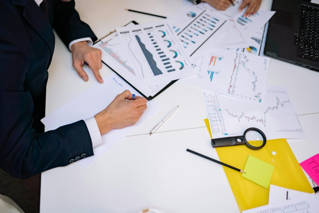 Navigating Opportunities: The Best Companies to Work for in Hungarys Thriving Economy - Melhores oportunidade de emprego na Hungria